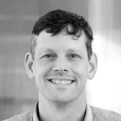 Chris Evans headshot