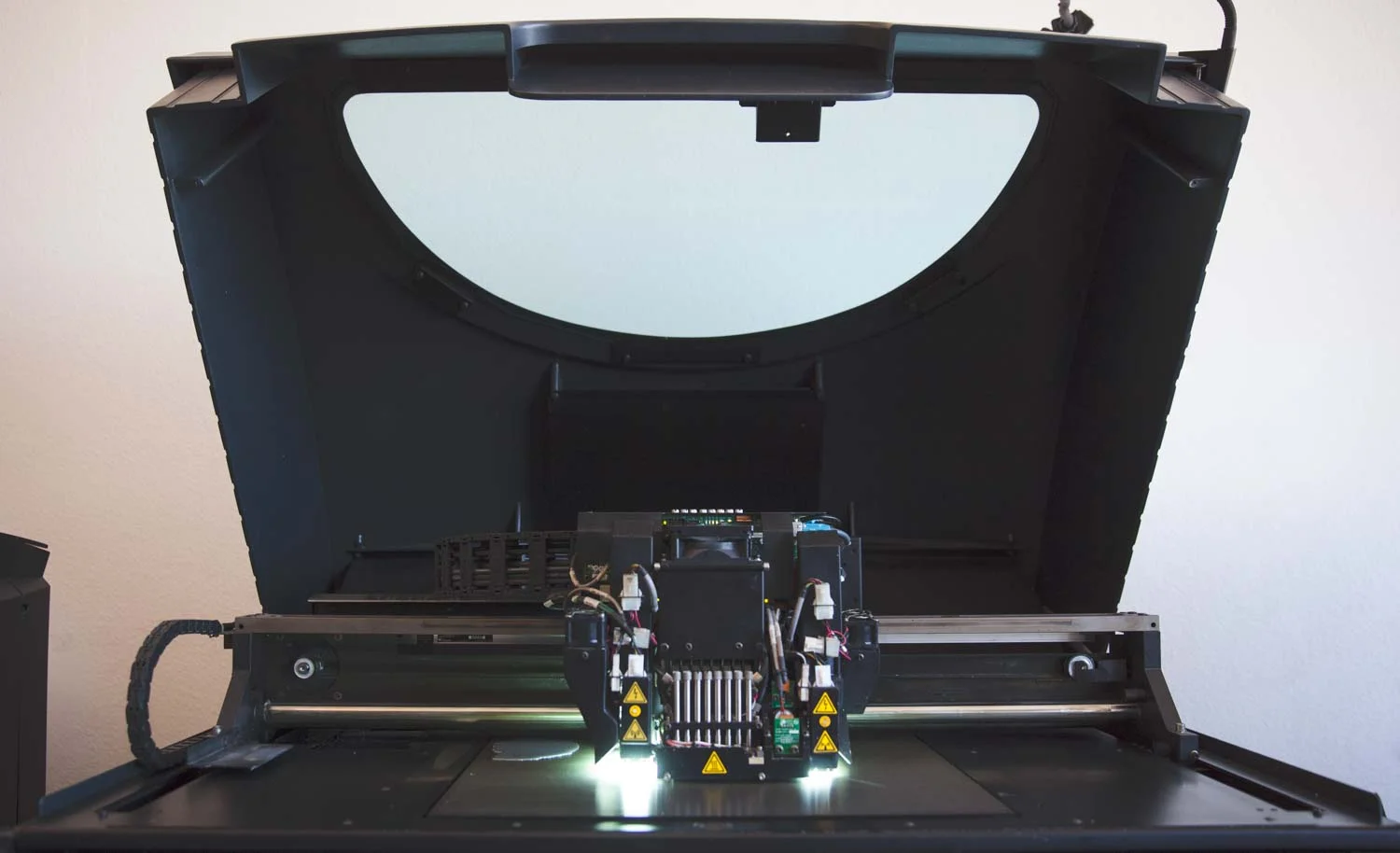 partner-facility-polyjet-3d-printing-shop-2 - Fictiv