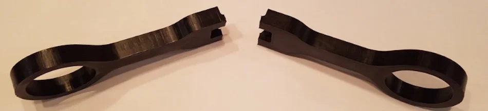plastics-image05 - Fictiv component from above that has been loaded even further and completely separated