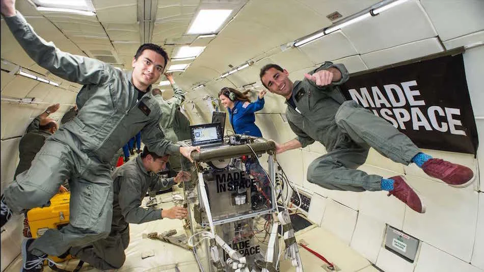 57c24bf4eb43e97b199d1f62_3d-printing-space-image02-1 - Fictiv Made in Space 3D printer in zero gravity