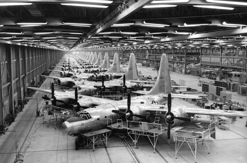 manufacturing-efficiency-image02 - Fictiv B-32 assembly plant