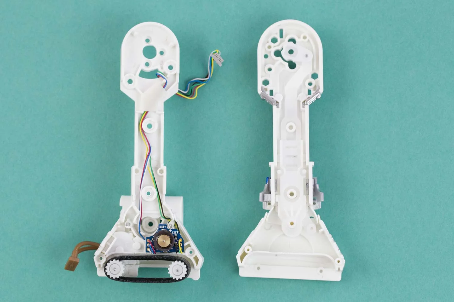 CAMs and motors inside sphero R2-D2 legs