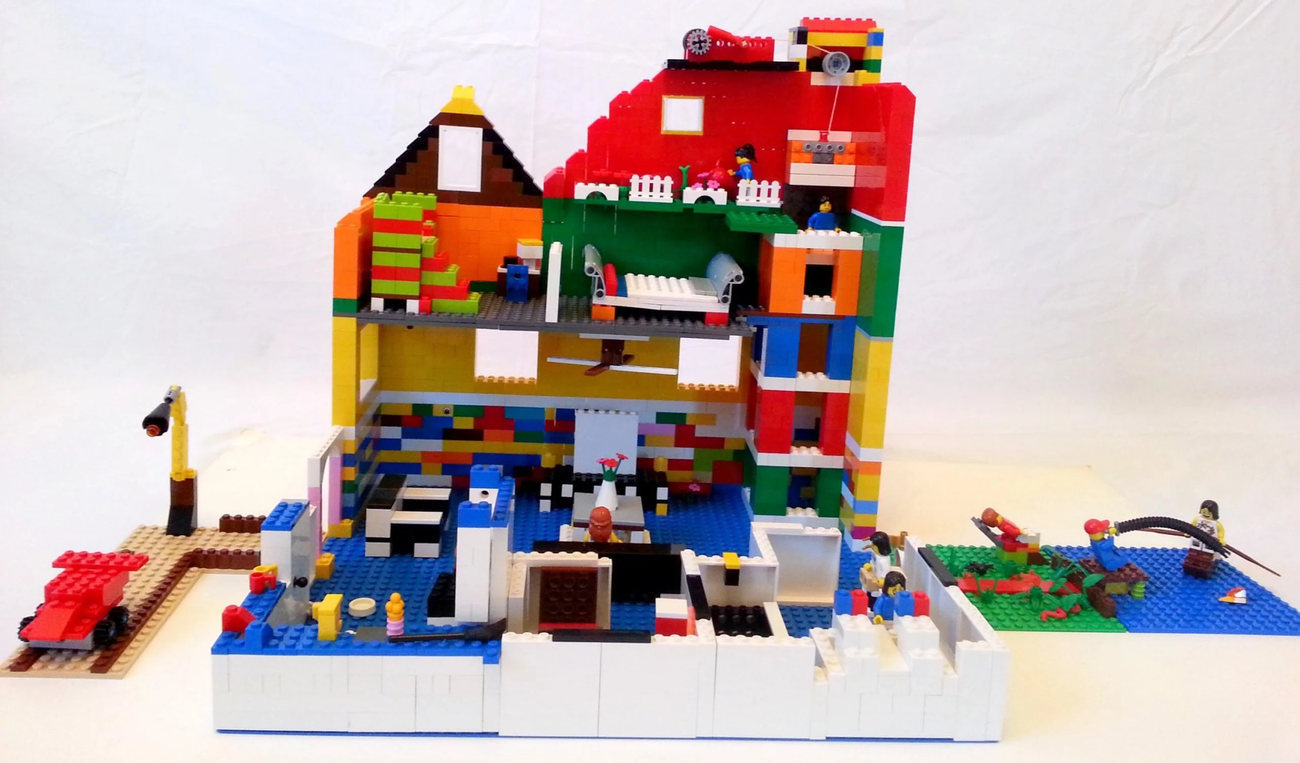 56f1c8a17c10fc724ace2b0d_LegoSTEMtoy - Fictiv LEGO