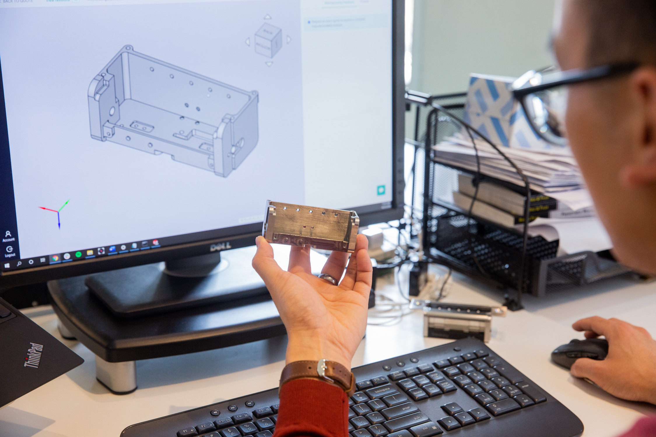 Nexkey-Customer-Story-9529-1-1 - Fictiv viewing cnc machined part and design