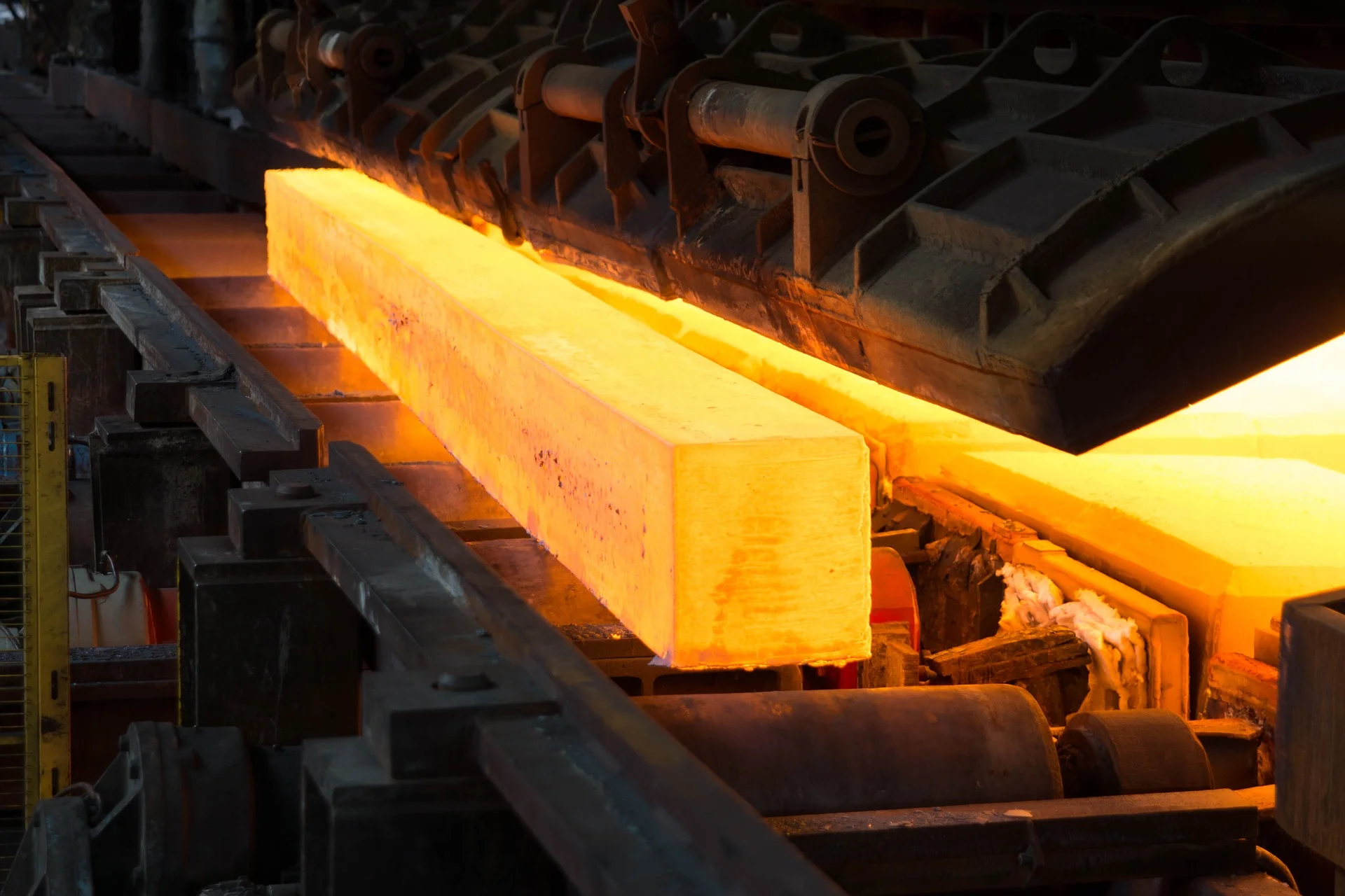 Heat treated square beam of steel