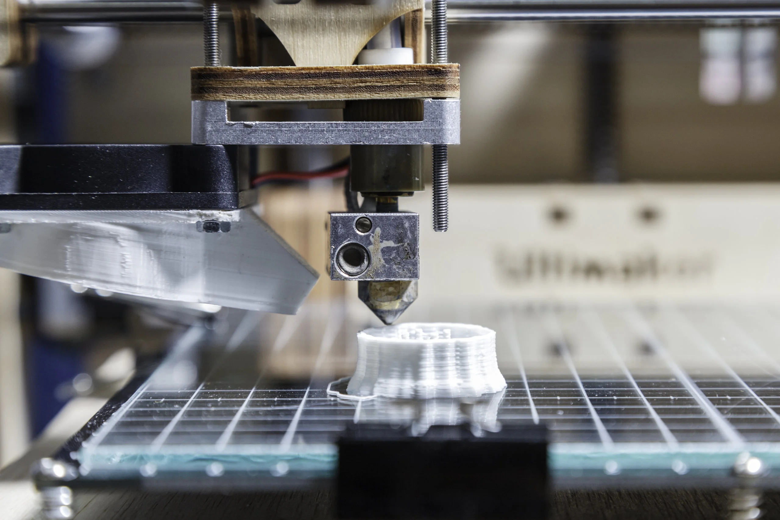 White,3d,Printing,Piece,/,3d,Printing,Detail - Fictiv rapid prototyping utilizing 3D printing additive manufacturing is beneficial in many instances