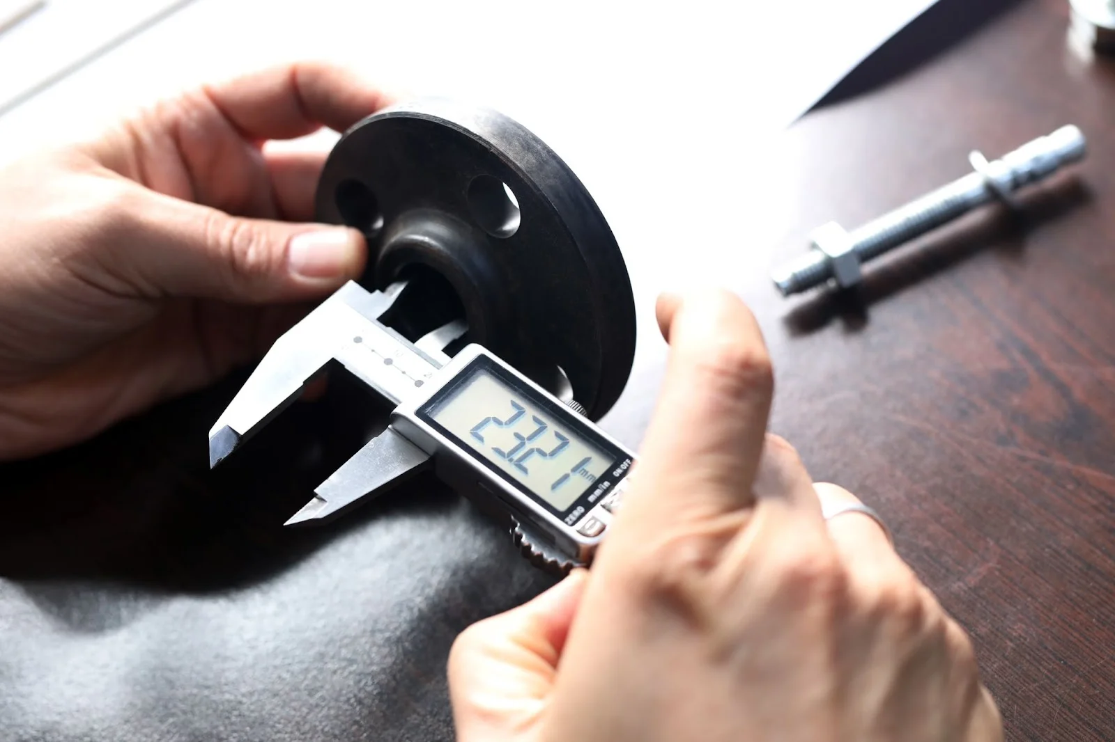 a vernier caliper which is utilized to perform measurements in applied metrology