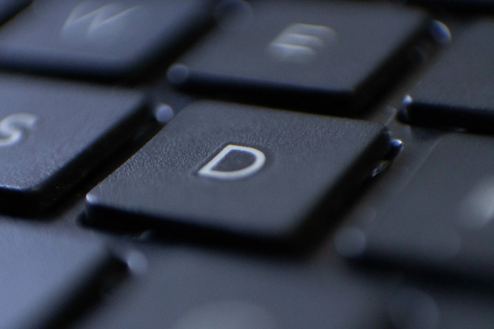 molded_keyboard_key - Fictiv injection molding surface finish