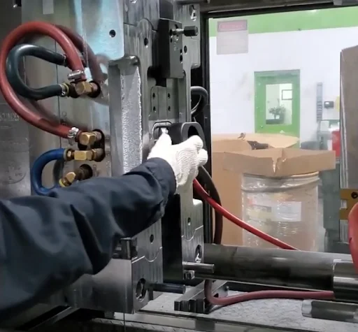 Hand-loads - Fictiv Hand loads