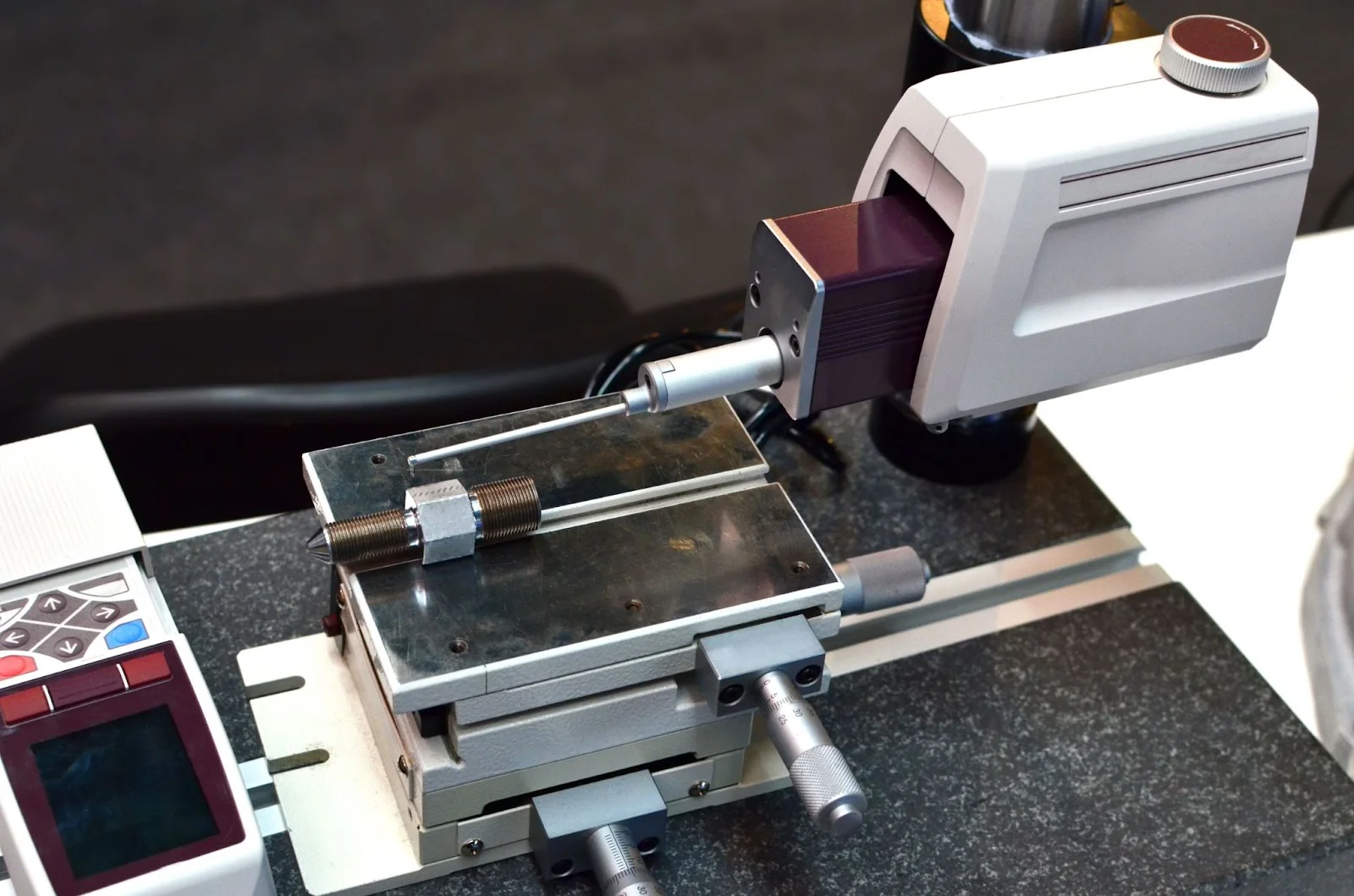 Profilometer-used-to-Perform-Surface-Roughness-Measurement - Fictiv Profilometer used to Perform Surface Roughness Measurement