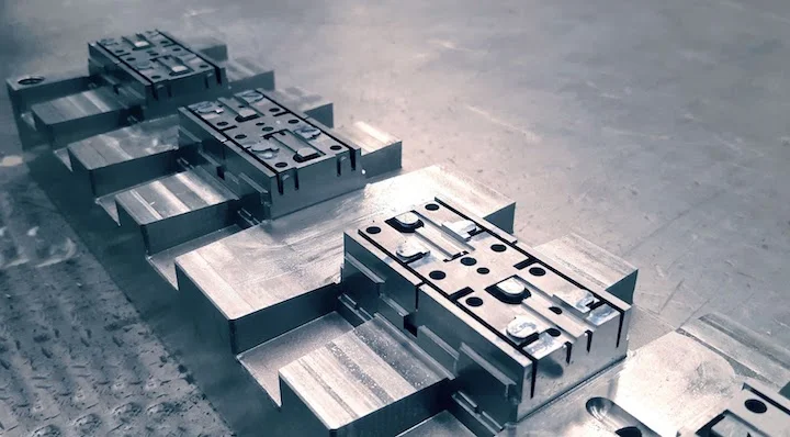 steel-mold-plastic-injection-product - Fictiv injection molds