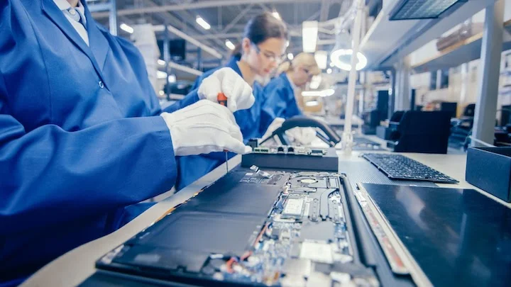 pcba-manufacturing - Fictiv PCBA installation into assembly