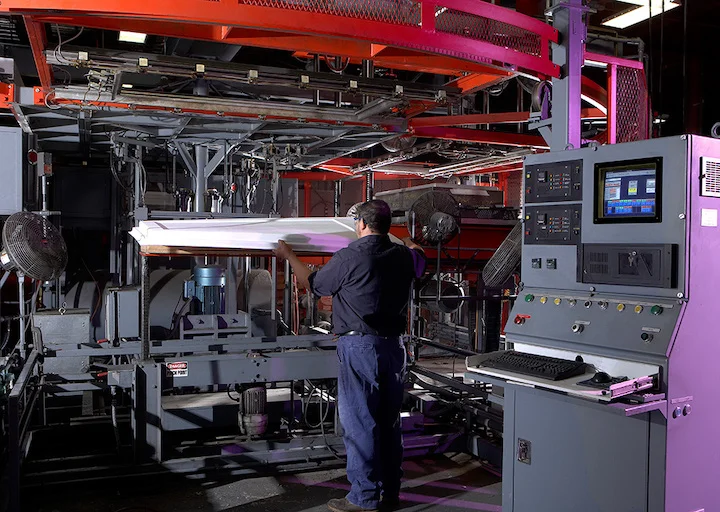 thermoforming-machine - Fictiv vacuum forming