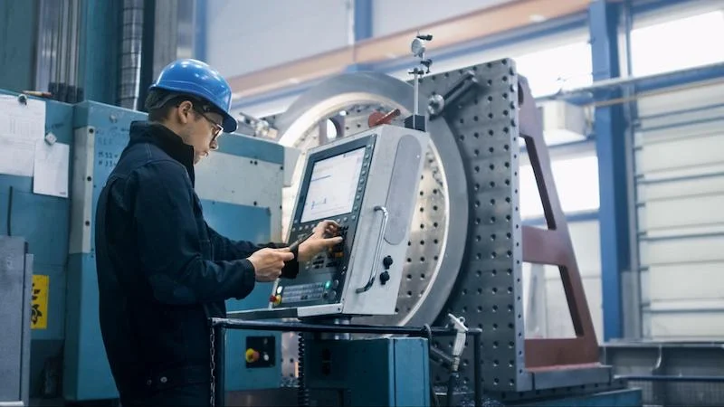 CNC machinist programs a CNC mill - Subprograms in CNC Programming
