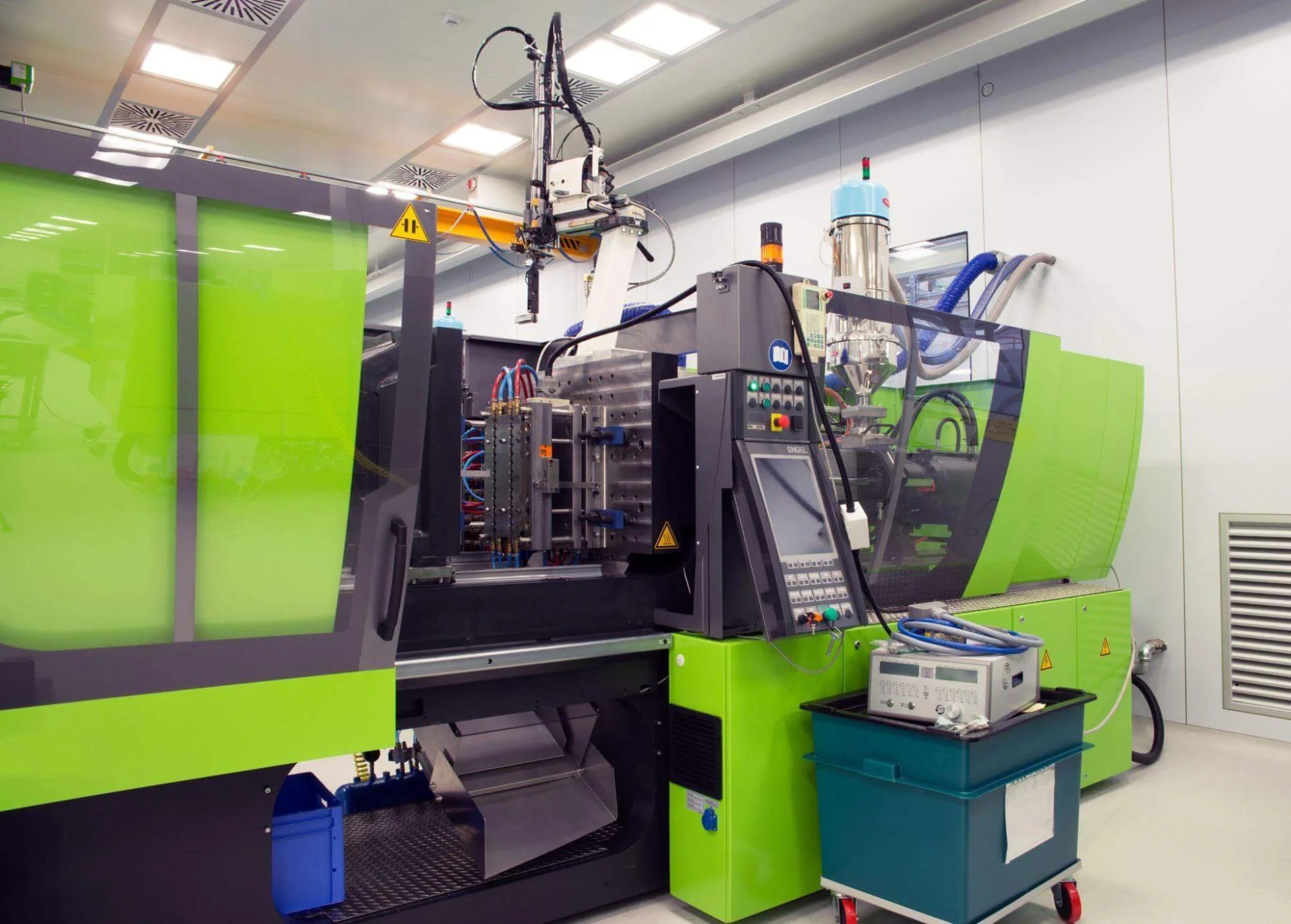 biomedical - Fictiv Injection molding of biomedical products in clean room.