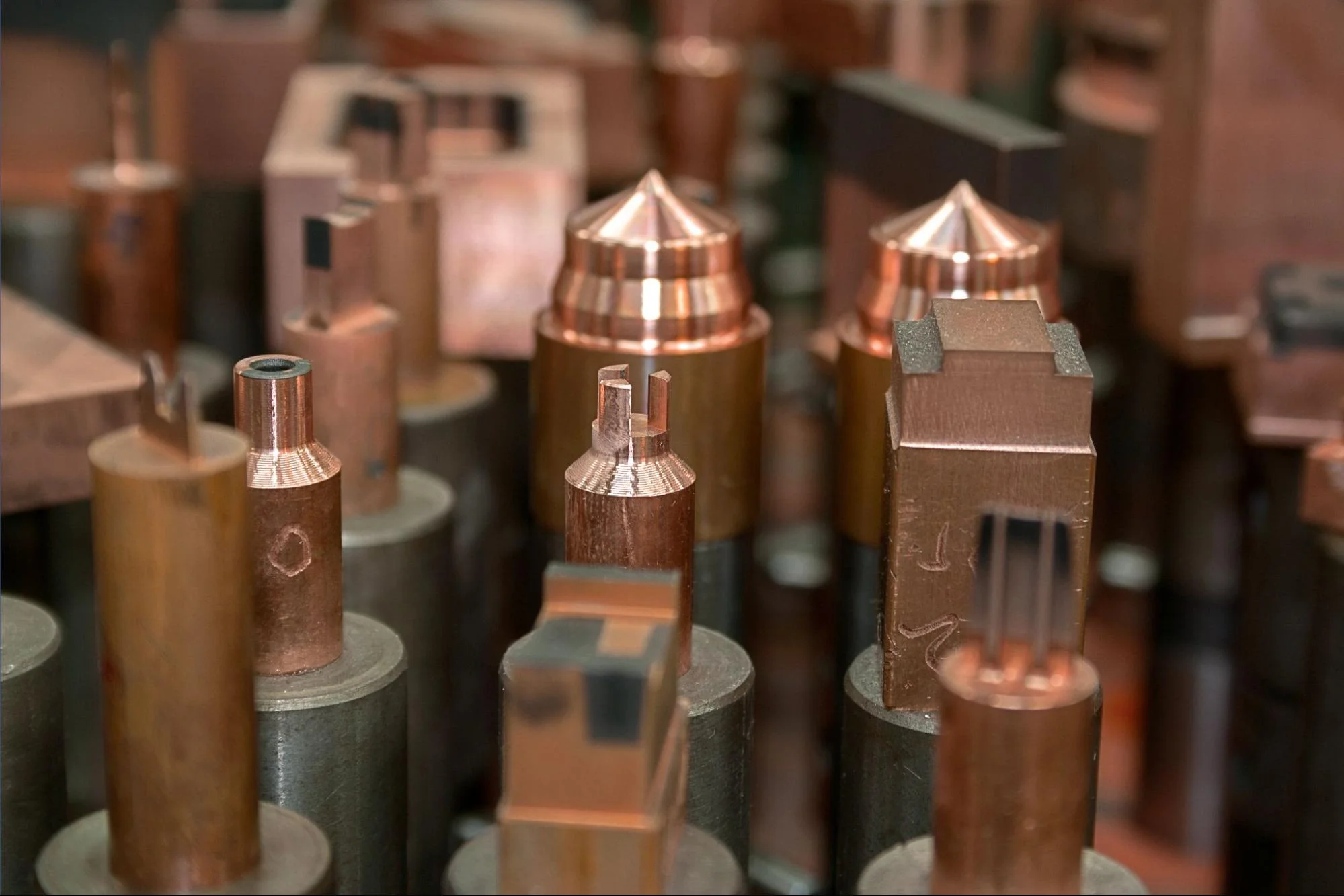 copper types electrodes - Fictiv Copper is often used as an electrode in electrical discharge machining (EDM).