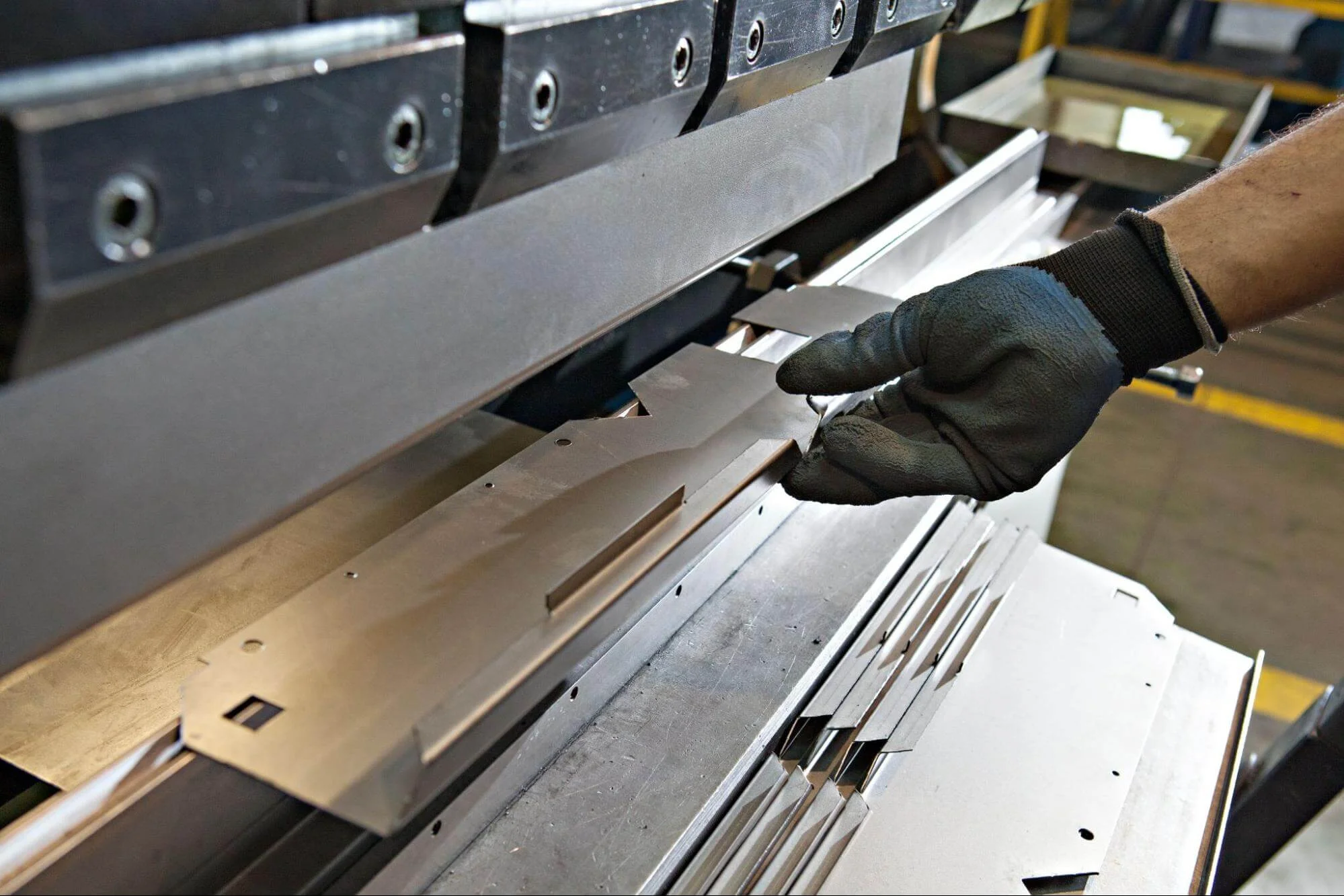sheet metal press - Fictiv A press brake is used for bending in sheet metal prototyping
