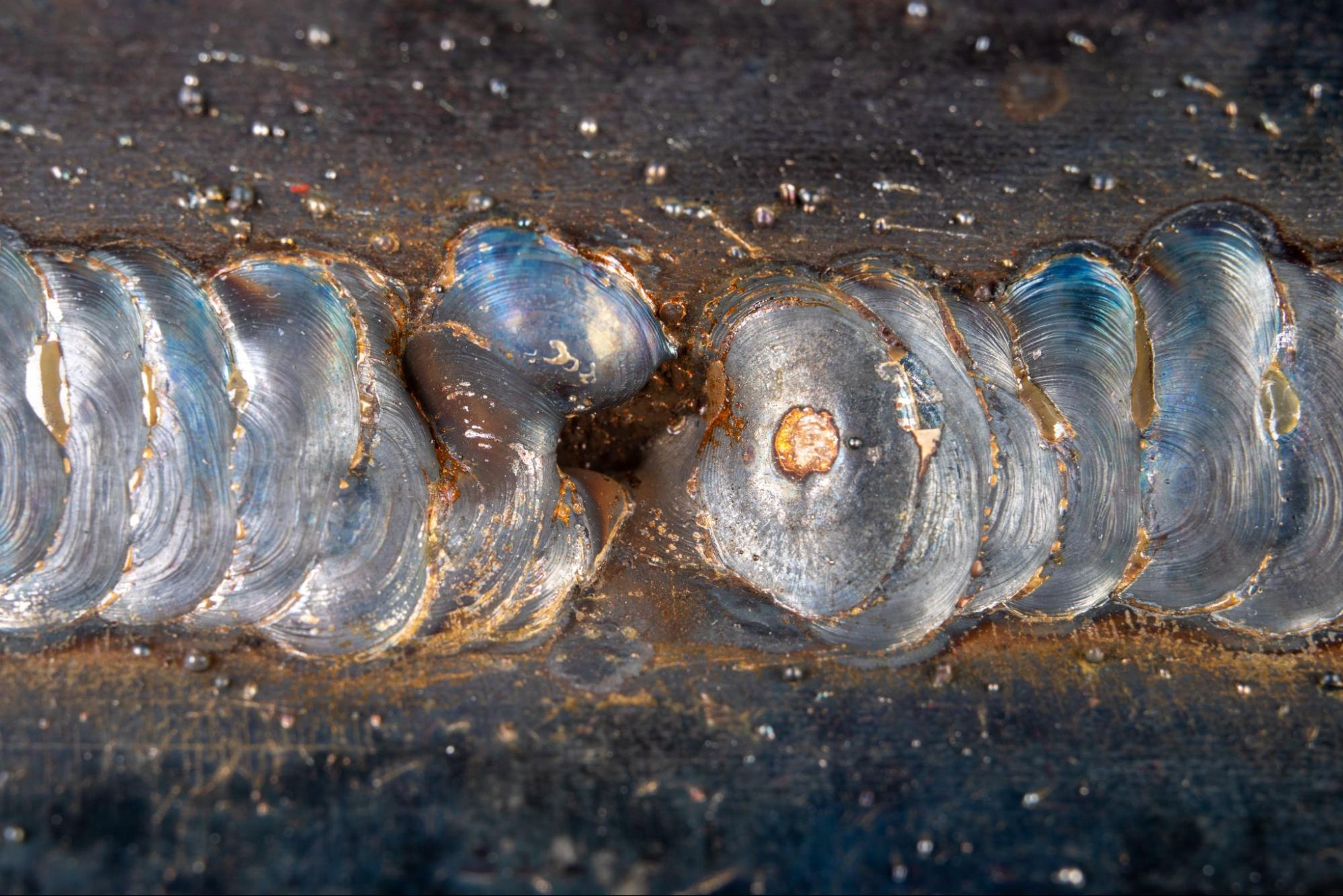 Welding error on steel using arc welding