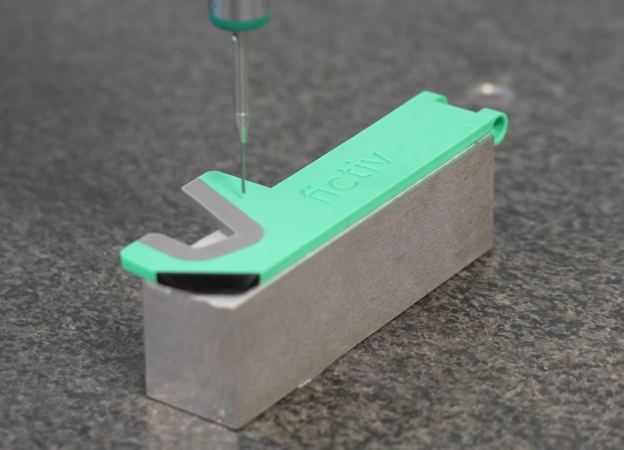 A CMM measuring Fictivmade parts for FAI