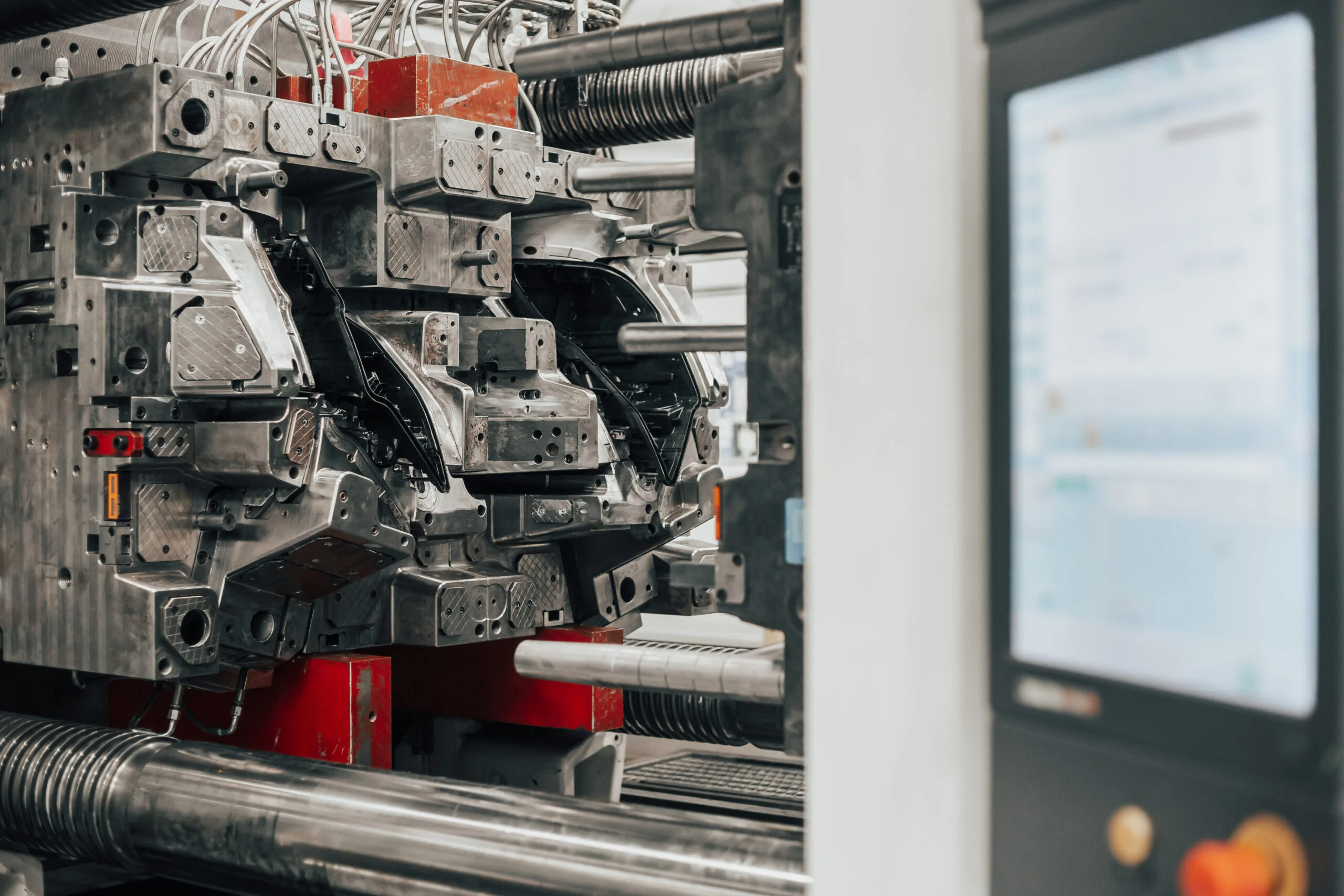 Large injection molding machine - Fictiv large part injection molding